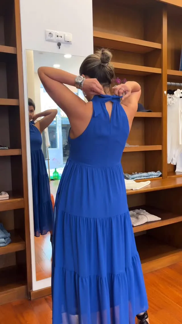 O que dizer sobre este vestido MARAVILHOSO? 😍
Além de lindo… tem um preço que dá vontade de levar já🤭

Disponível na loja física e online 💙
-
-
#fashion #moda #outfit #ootd #modafeminina #lojaderoupas #lojafeminina #dress