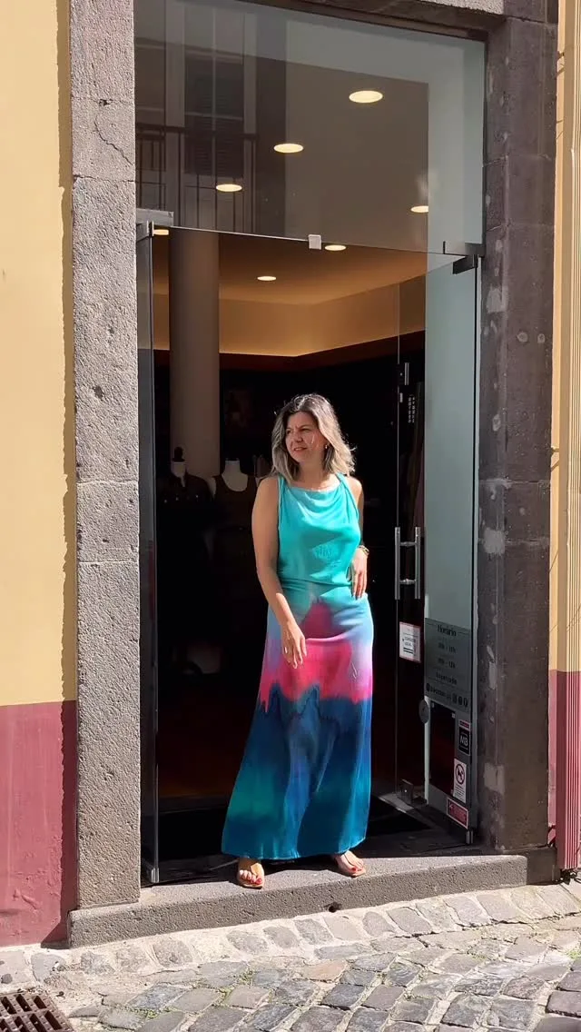 Quando a arte se transforma num vestido perfeito 😮‍💨
Só podia ser da @goagoaportugal 🩵

Disponível em loja física e online✨
-
-
#moda #fashion #outfit #ootd #reels #modafeminina #vestido #dress